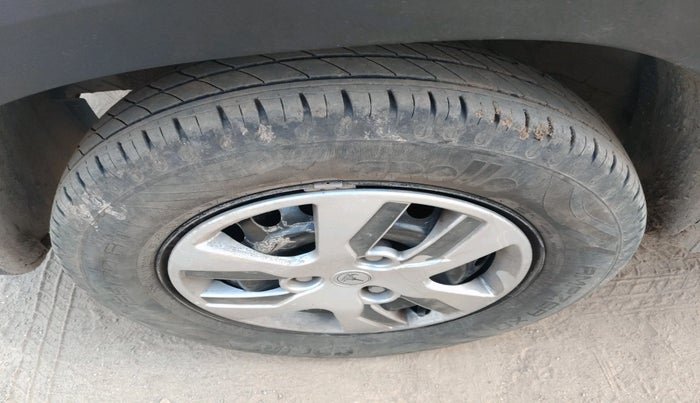 2021 Renault Kwid STD, Petrol, Manual, 19,421 km, tyre