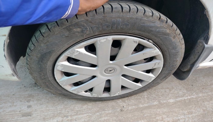 2018 Volkswagen Polo COMFORTLINE 1.0L MPI, Petrol, Manual, 51,723 km, tyre