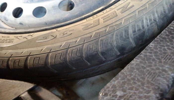 2015 Maruti Wagon R 1.0 VXI, Petrol, Manual, 78,869 km, tyre