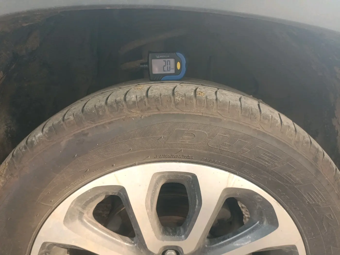 2023 Maruti Grand Vitara ALPHA SMART HYBRID, Petrol, Manual, 1,27,002 km, tyre