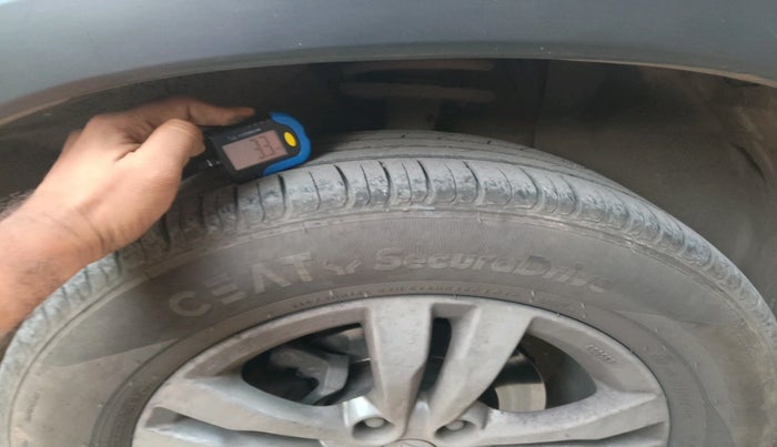 2017 Maruti Vitara Brezza ZDI, Diesel, Manual, 1,06,926 km, tyre