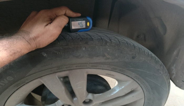 2017 Maruti Vitara Brezza ZDI, Diesel, Manual, 1,06,926 km, tyre