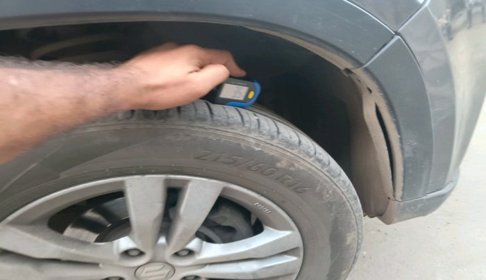 2017 Maruti Vitara Brezza ZDI, Diesel, Manual, 1,06,926 km, tyre