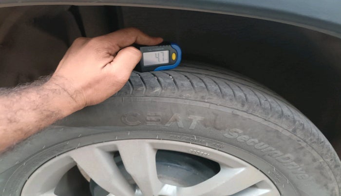 2017 Maruti Vitara Brezza ZDI, Diesel, Manual, 1,06,926 km, tyre