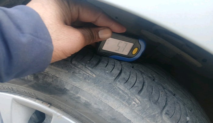 2015 Maruti Ciaz VXI, Petrol, Manual, 1,43,775 km, tyre