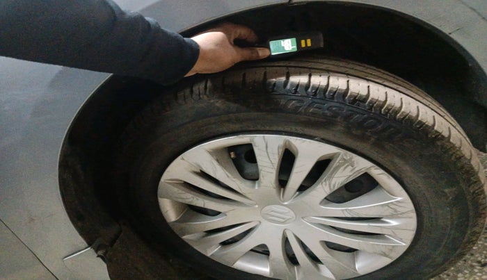 2012 Maruti Ertiga ZXI, Petrol, Manual, 1,92,484 km, tyre