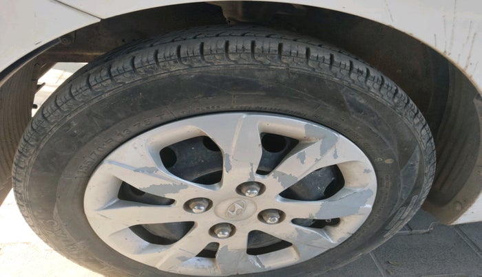 2015 Hyundai Eon 1.0 MAGNA +, Petrol, Manual, 61,955 km, tyre