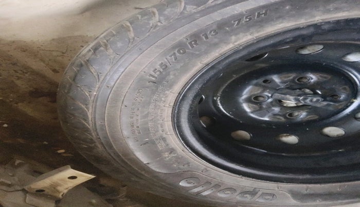 2015 Hyundai Eon 1.0 MAGNA +, Petrol, Manual, 61,955 km, tyre