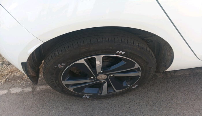 2023 Tata ALTROZ XZA PLUS (O) SUNROOF P , Petrol, Automatic, 8,808 km, tyre