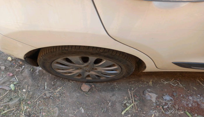 2016 Maruti Baleno ZETA PETROL 1.2, Petrol, Manual, 1,06,202 km, tyre