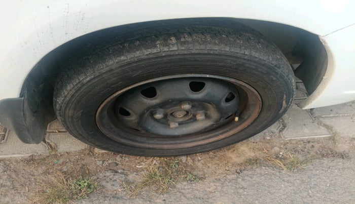 2010 Maruti Zen Estilo LXI, Petrol, Manual, 1,93,092 km, tyre