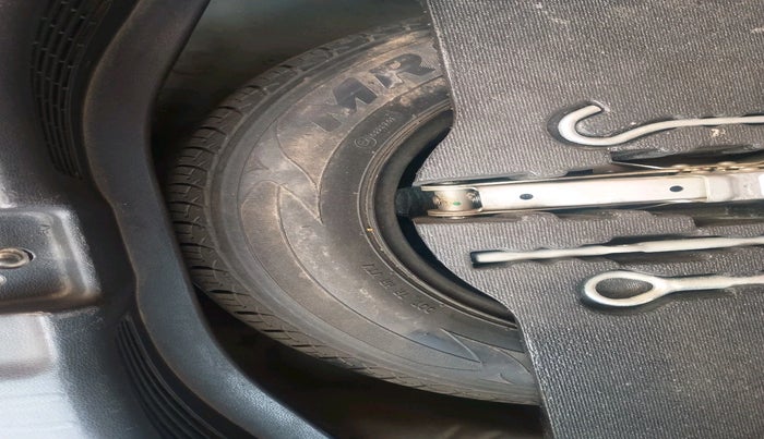 2015 Honda Jazz 1.2L I-VTEC V, Petrol, Manual, 74,229 km, tyre