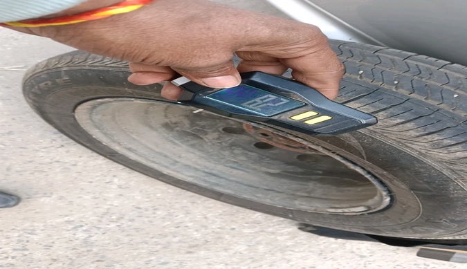 2013 Maruti Swift Dzire VXI, Petrol, Manual, 51,475 km, tyre