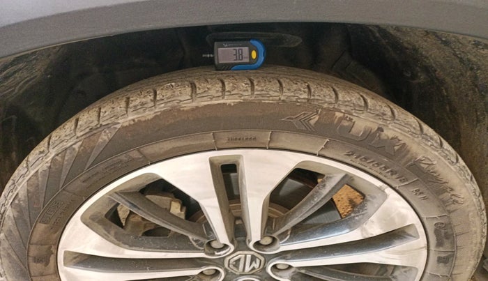 2021 MG HECTOR PLUS SHARP 1.5 PETROL TURBO HYBRID MT 6-STR, Petrol, Manual, 86,305 km, tyre