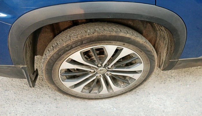 2021 MG HECTOR PLUS SHARP 1.5 PETROL TURBO HYBRID MT 6-STR, Petrol, Manual, 86,305 km, tyre