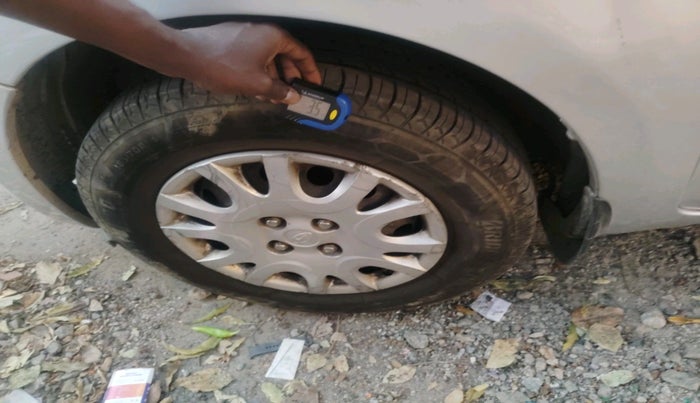 2010 Hyundai i20 MAGNA 1.2, Petrol, Manual, 1,95,106 km, tyre