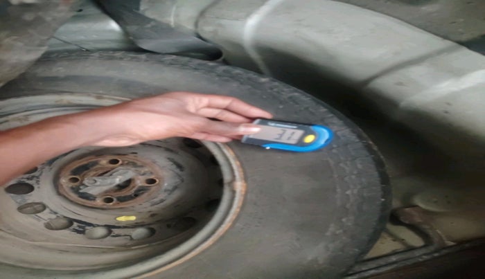 2010 Hyundai i20 MAGNA 1.2, Petrol, Manual, 1,95,106 km, tyre