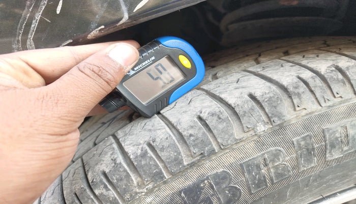 2013 Hyundai New Elantra 1.6 SX AT DIESEL, Diesel, Automatic, 1,47,393 km, tyre