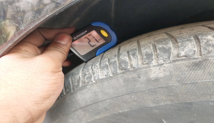 2013 Hyundai New Elantra 1.6 SX AT DIESEL, Diesel, Automatic, 1,47,393 km, tyre