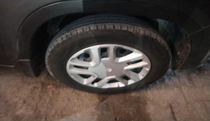 2018 Maruti Vitara Brezza VDI (O), Diesel, Manual, 1,02,186 km, tyre