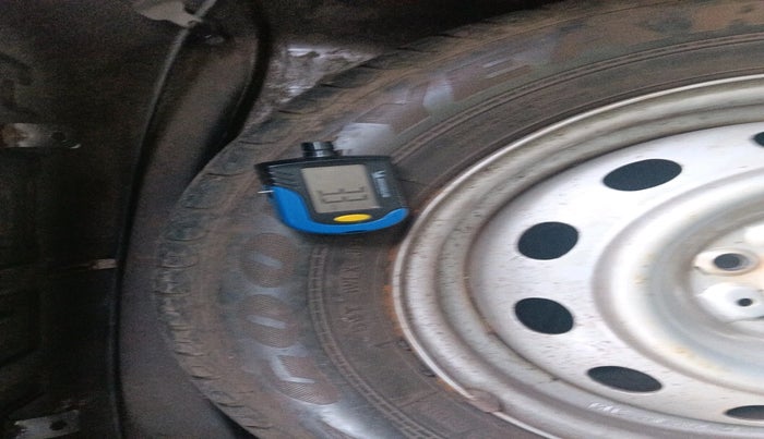 2017 Tata Tiago XZA PETROL, Petrol, Automatic, 1,18,117 km, tyre