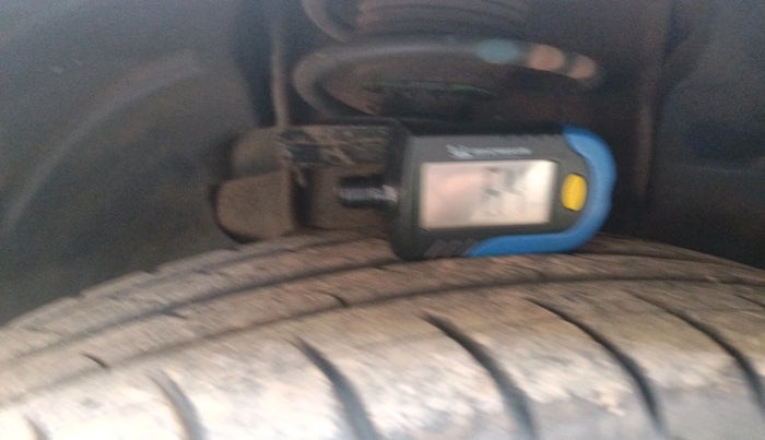 2017 Tata Tiago XZA PETROL, Petrol, Automatic, 1,18,117 km, tyre