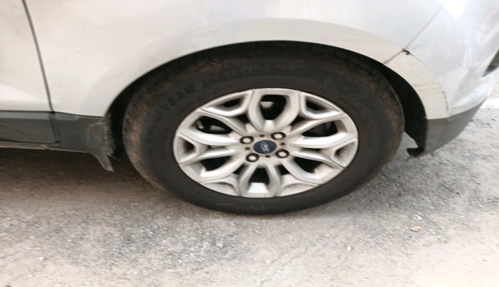 2017 Ford Ecosport TITANIUM 1.5L DIESEL, Diesel, Manual, 1,63,330 km, tyre