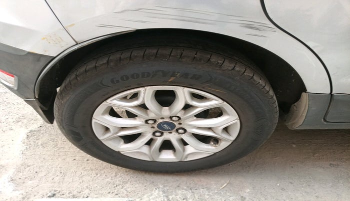 2017 Ford Ecosport TITANIUM 1.5L DIESEL, Diesel, Manual, 1,63,330 km, tyre