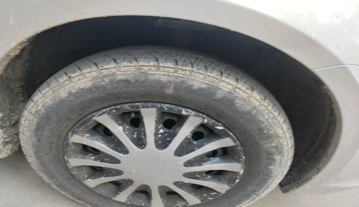 2017 Maruti Swift Dzire VXI, Petrol, Manual, 67,766 km, tyre