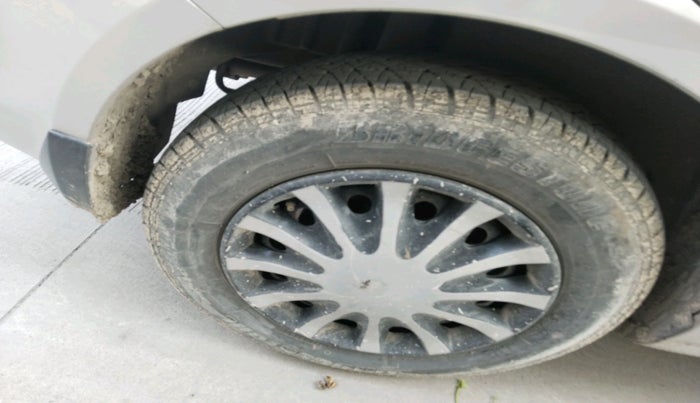 2017 Maruti Swift Dzire VXI, Petrol, Manual, 67,766 km, tyre