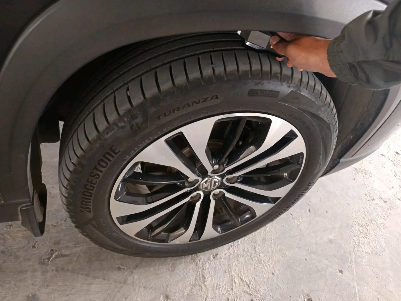 2022 MG HECTOR PLUS SHARP 1.5 PETROL TURBO CVT 6-STR, Petrol, Automatic, 58,092 km, tyre