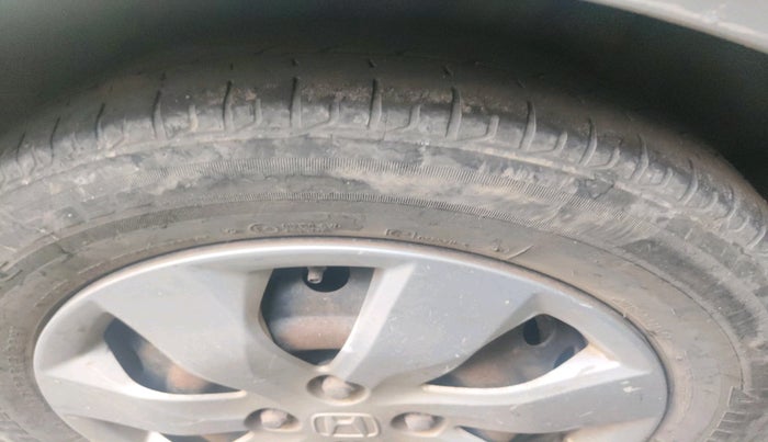 2015 Honda Mobilio 1.5L I-DTEC S, Diesel, Manual, 2,39,633 km, tyre