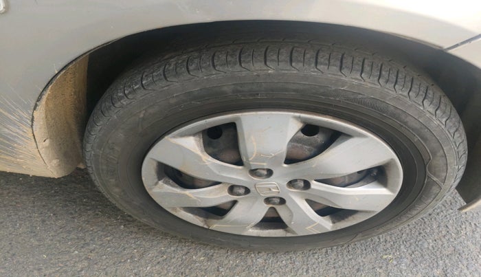 2015 Honda Mobilio 1.5L I-DTEC S, Diesel, Manual, 2,39,633 km, tyre