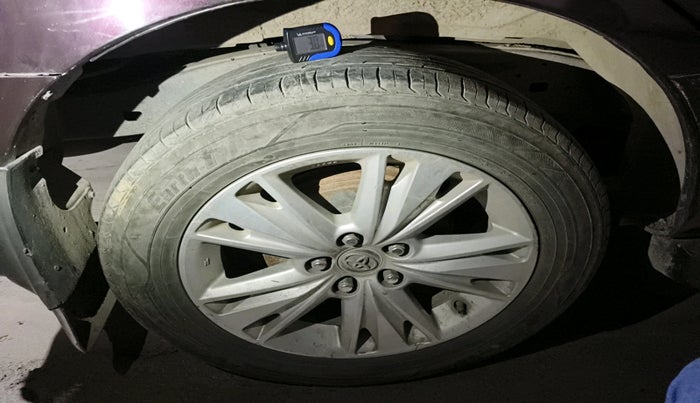 2019 Toyota Innova Crysta 2.8 ZX AT 7 STR, Diesel, Automatic, 1,24,246 km, tyre