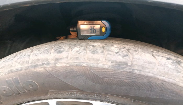 2019 Mahindra XUV300 W8 (O) 1.5 DIESEL, Diesel, Manual, 84,398 km, tyre