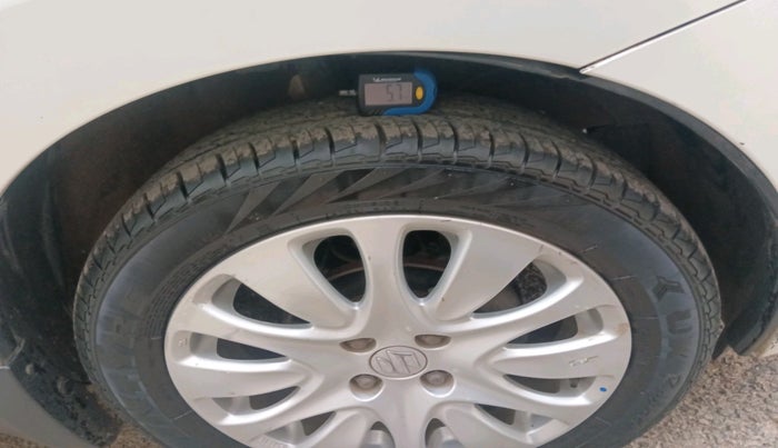 2016 Maruti Baleno ZETA PETROL 1.2, Petrol, Manual, 1,24,373 km, tyre