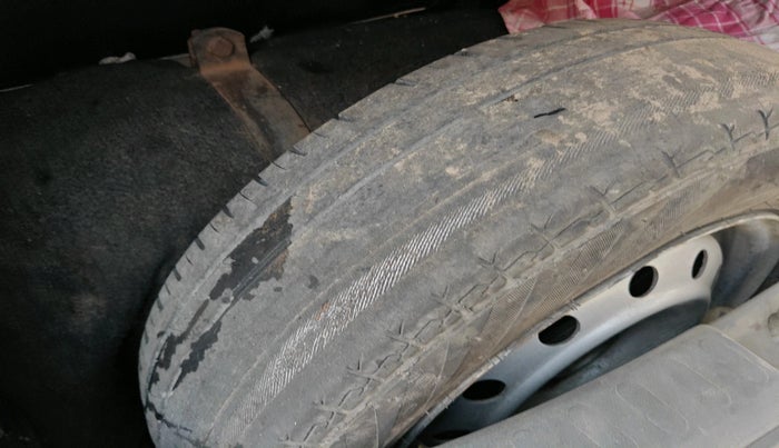 2012 Maruti Ritz VXI, Petrol, Manual, 1,06,868 km, tyre