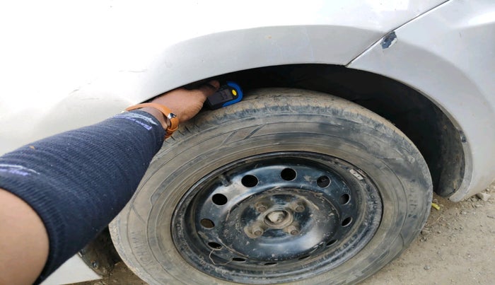 2021 Maruti Swift VXI, Petrol, Manual, 95,637 km, tyre