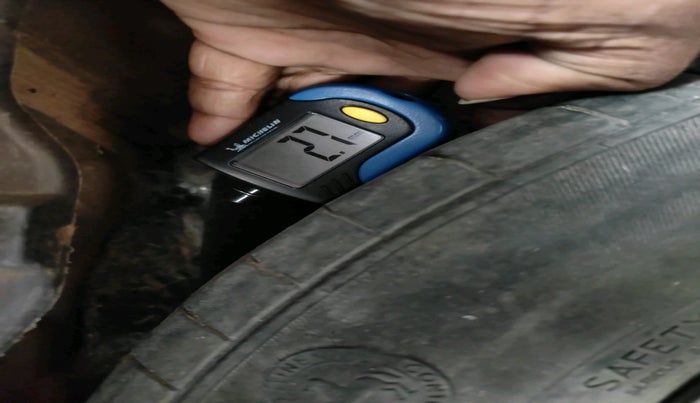 2011 Hyundai i20 SPORTZ 1.2, Petrol, Manual, 1,68,198 km, tyre