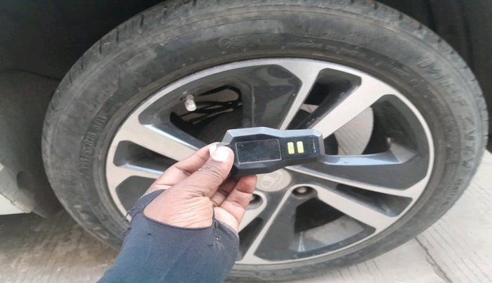 2021 Tata ALTROZ XZ PETROL, Petrol, Manual, 33,937 km, tyre