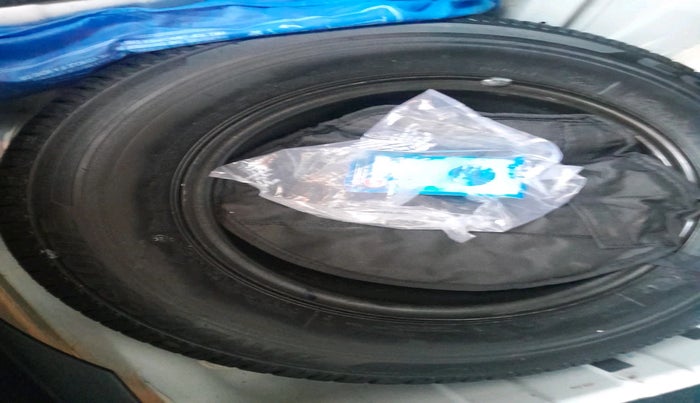 2021 Tata ALTROZ XZ PETROL, Petrol, Manual, 33,937 km, tyre