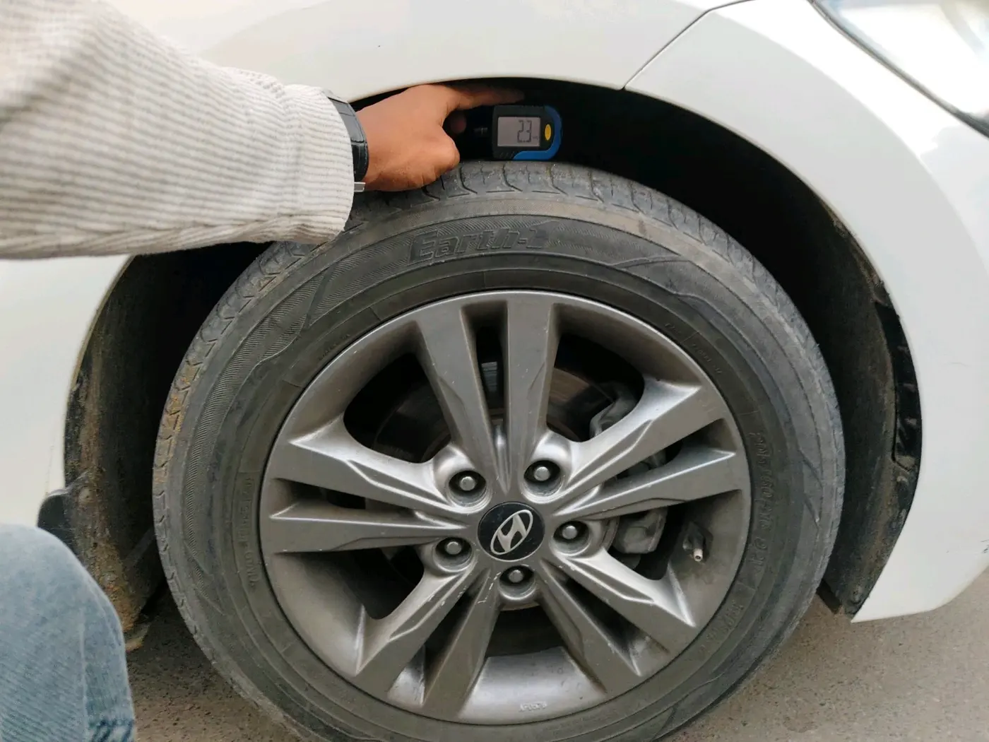 2018 Hyundai New Elantra 1.6 SX (O) AT DIESEL, Diesel, Automatic, 1,26,688 km, tyre