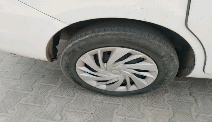 2021 Maruti Ertiga VXI CNG, Petrol, Manual, 1,11,811 km, tyre