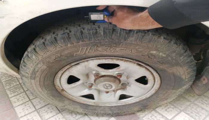 2011 Tata Aria PLEASURE 4X2, Diesel, Manual, 1,02,498 km, tyre