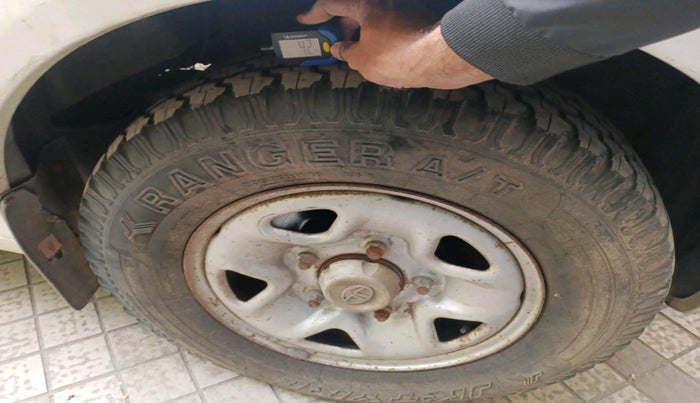 2011 Tata Aria PLEASURE 4X2, Diesel, Manual, 1,02,498 km, tyre