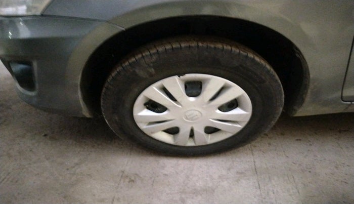 2014 Maruti Swift Dzire VXI, Petrol, Manual, 2,71,533 km, tyre