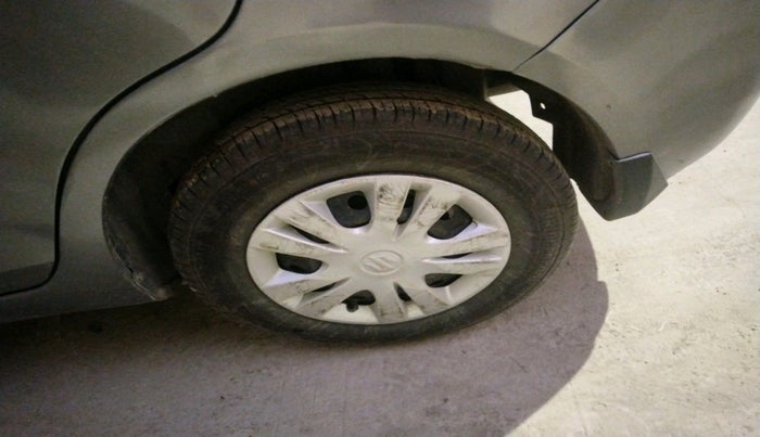 2014 Maruti Swift Dzire VXI, Petrol, Manual, 2,71,533 km, tyre