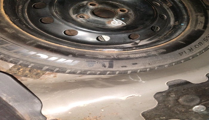 2014 Maruti Swift Dzire VXI, Petrol, Manual, 2,71,533 km, tyre