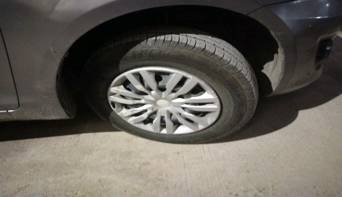 2014 Maruti Swift Dzire VXI, Petrol, Manual, 2,71,533 km, tyre