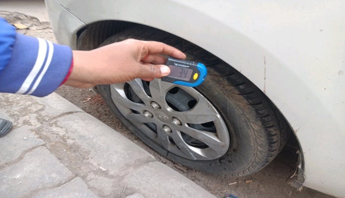 2017 Hyundai Eon MAGNA +, Petrol, Manual, 72,500 km, tyre